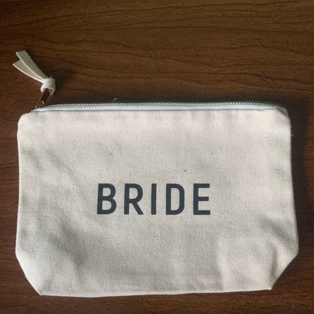 NWOT No Label Canvas Bride Essentials Accessory Bag